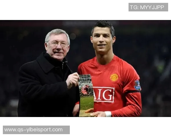 马丁内斯称赞努诺门德斯是当今足球界的无可替代之星