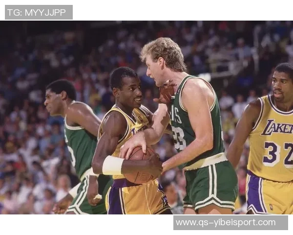 芬奇称赞戈贝尔防守能力认为他仍具备争夺最佳防守球员奖的实力