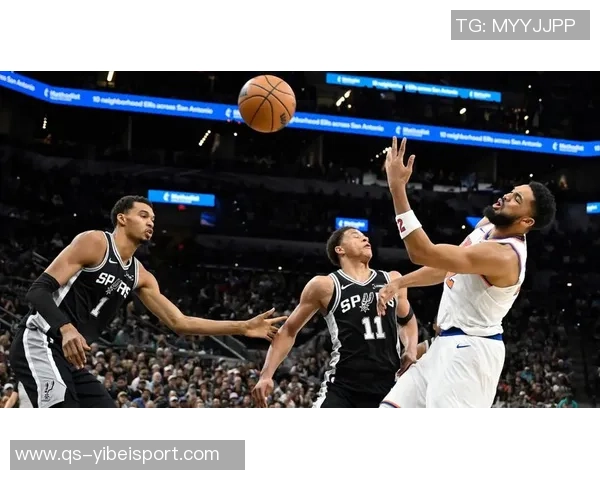 文班赛后第一时间回看录像努力为下场比赛做好充分准备 文班赛后第一时间回看录像努力为下场比赛做好充分准备