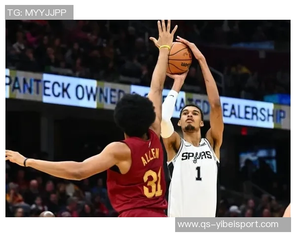 文班亚马半场替补出战表现出色12分钟内贡献5分7篮板1抢断2盖帽