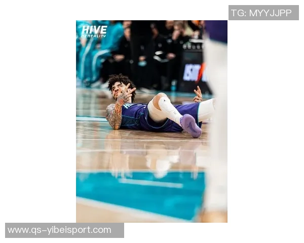 拉梅洛鲍尔表现平平19投6中三分球命中率低迷仍砍下20分5篮板8助攻 拉梅洛鲍尔表现平平19投6中三分球命中率低迷仍砍下20分5篮板8助攻